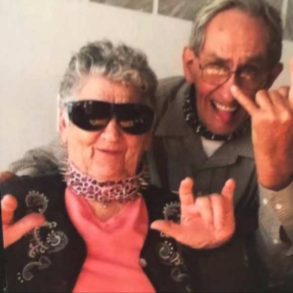 ⚜️ PYREX Milk Glass  Corning TURQUOISE Laurel Leaf & Flowers Band BOWL  6.5” EVC - Picture 15 of 16